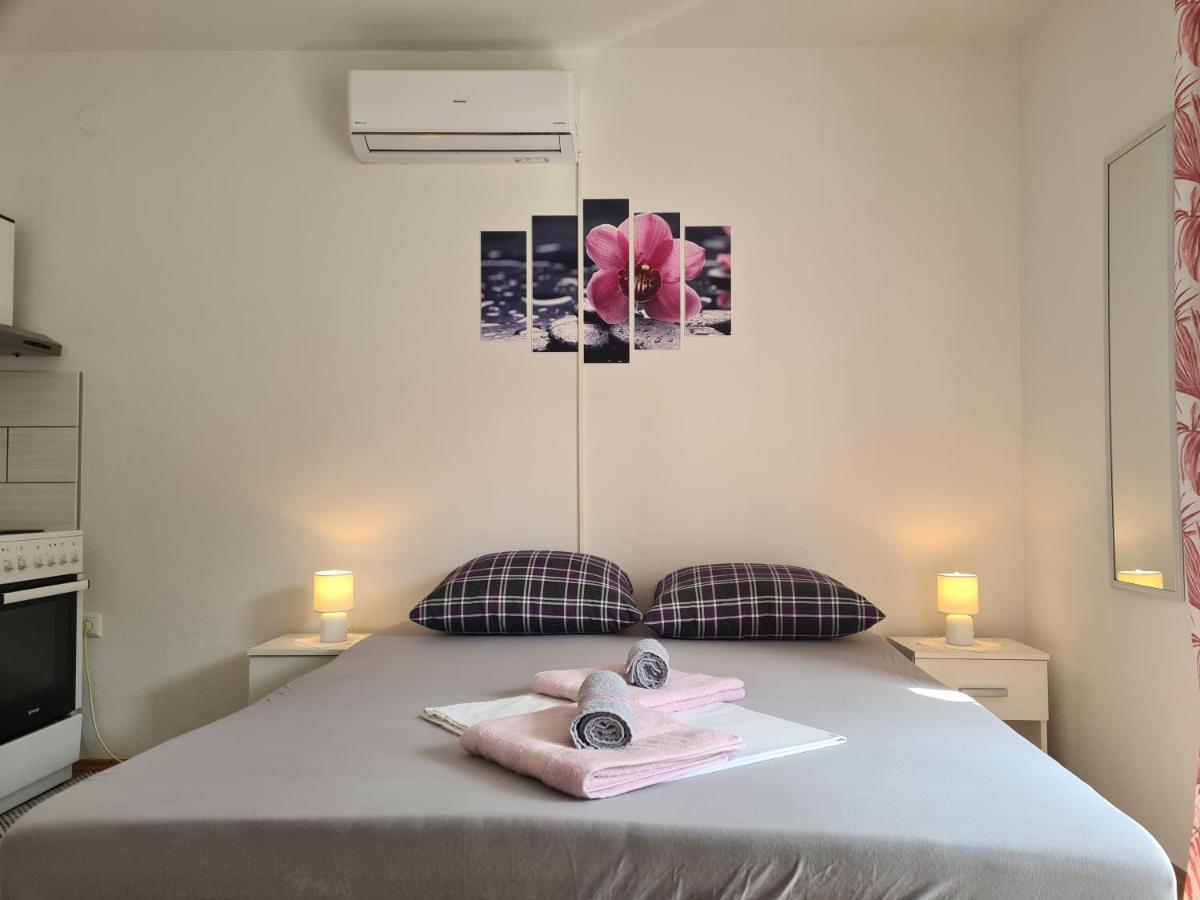 Guest House Angela Сен Екстериор снимка