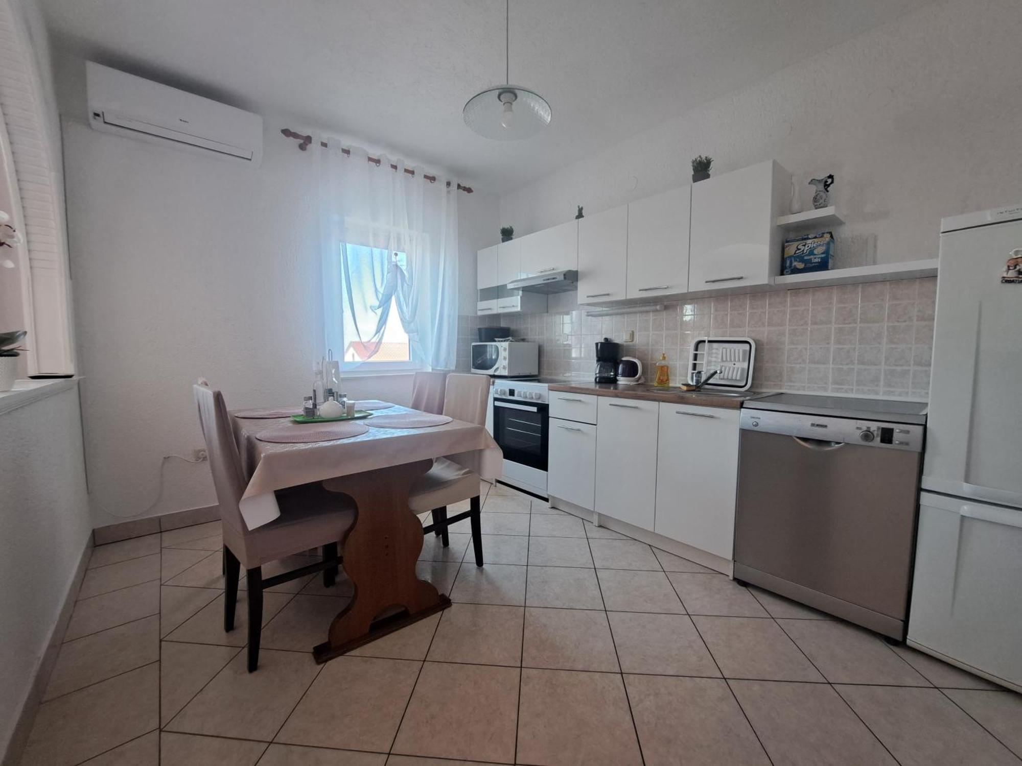 Guest House Angela Сен Екстериор снимка