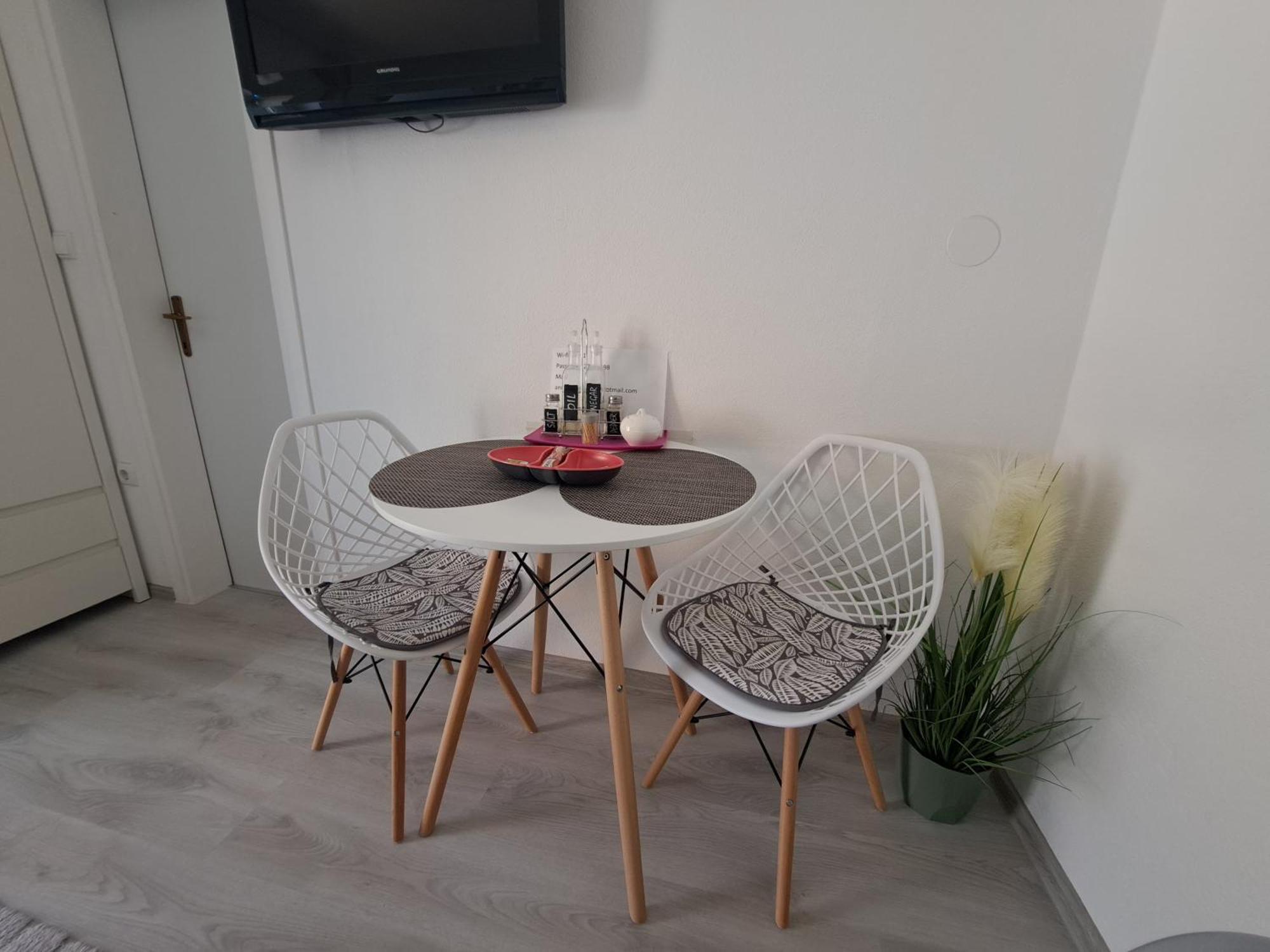 Guest House Angela Сен Екстериор снимка