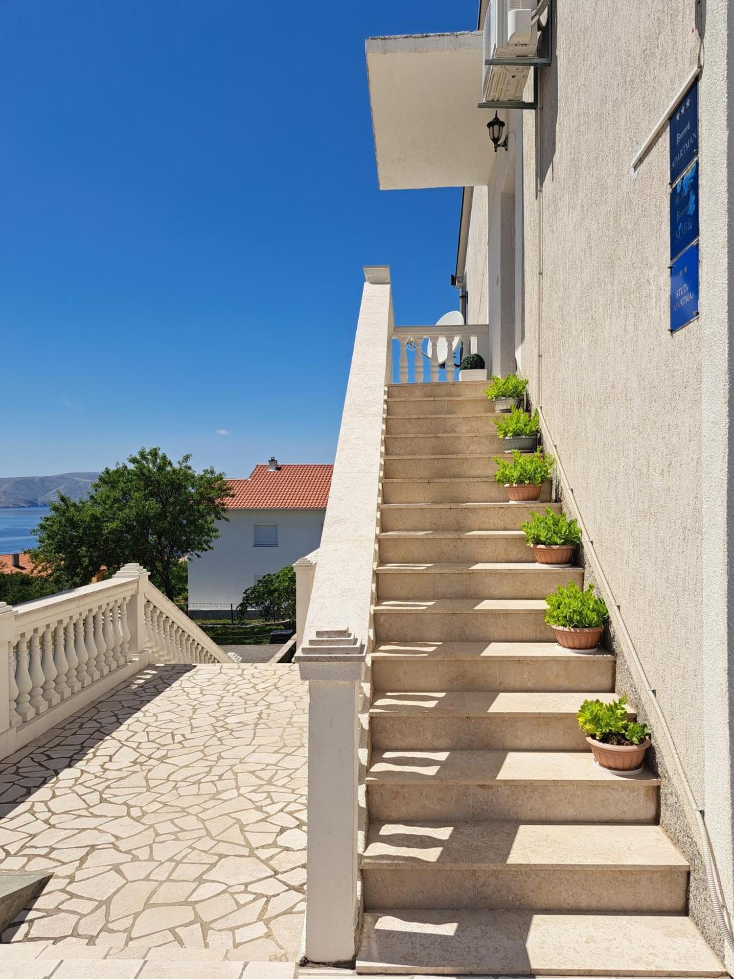 Guest House Angela Сен Екстериор снимка